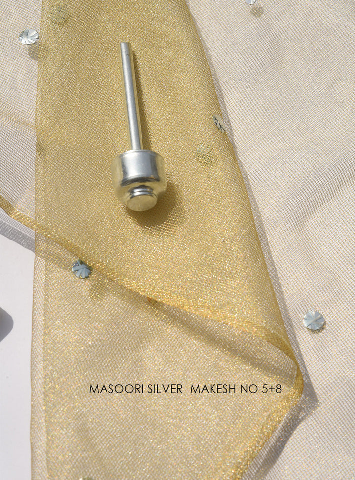 Masoori   Makesh no 5+8 - White Centre Fabrics 